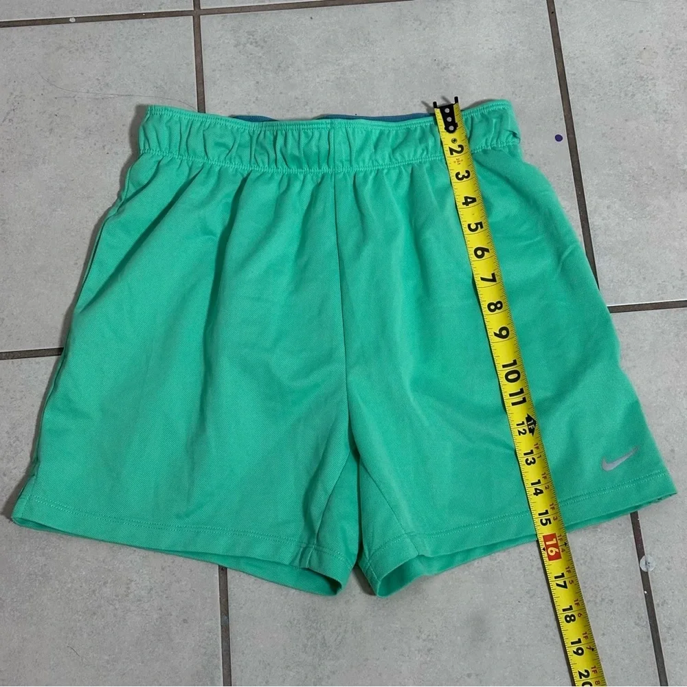 Nike Men Green Dri-Fit‎ Training Shorts Activewear size S